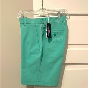 Vineyard Vines men’s breaker shorts sz 28 NWT